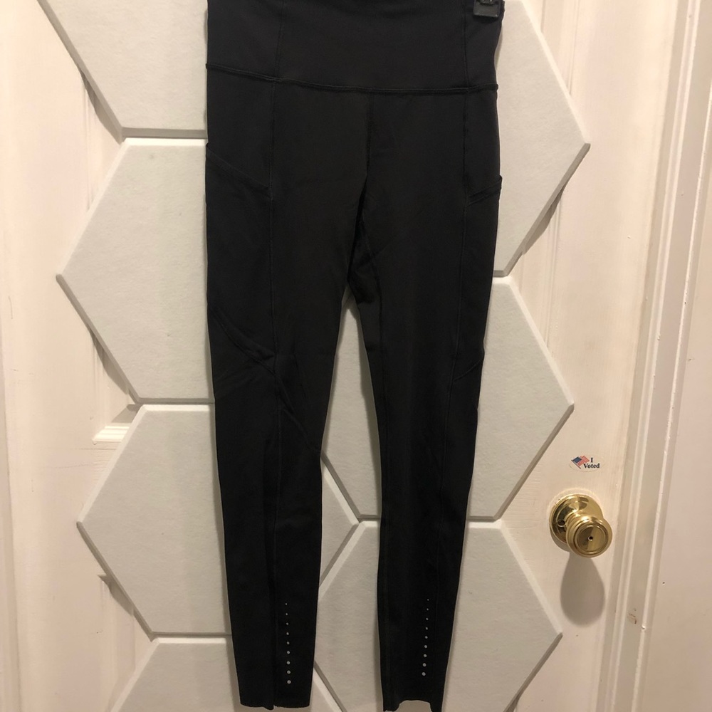 LuLu Lemon leggings . Pockets on each side